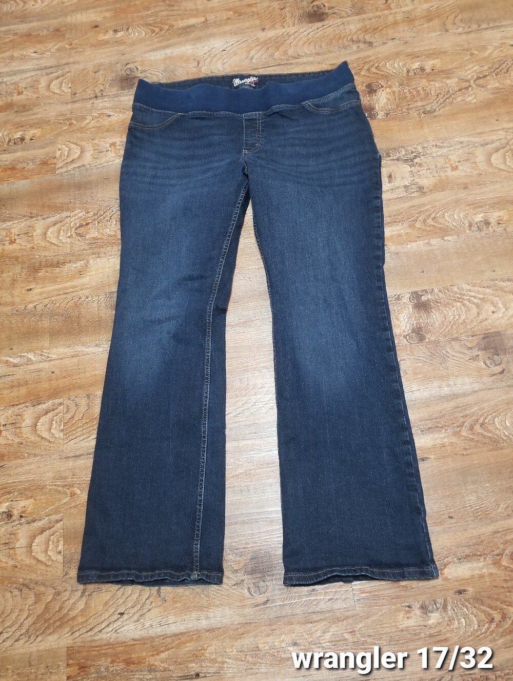Wrangler Dark Indigo Flare Jeans 17/32 Pull On